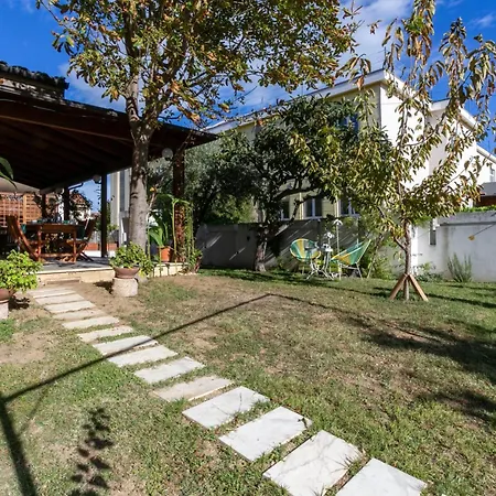 Charming In Tollo, Garden *