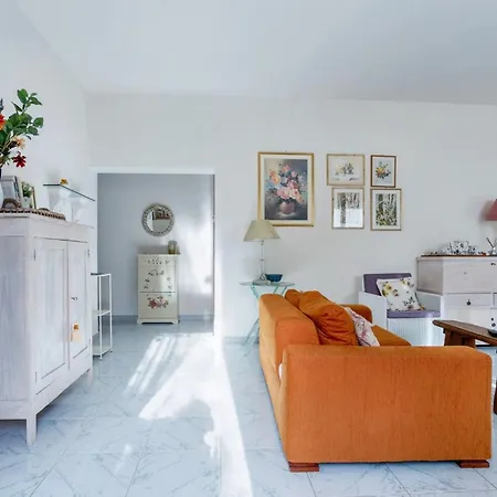 Charming In Tollo, Garden