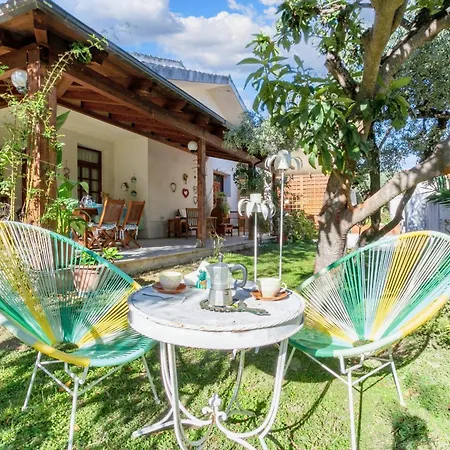 Charming In Tollo, Garden Tollo