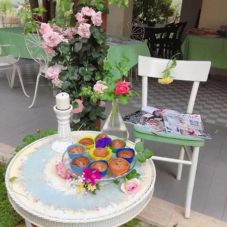 Charming In Tollo, Garden Tollo